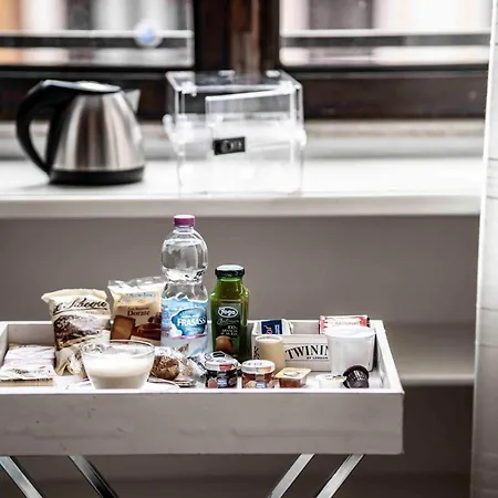 纳沃纳中央套房酒店 4* 罗马