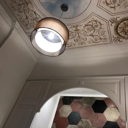 招待所 纳沃纳中央套房酒店