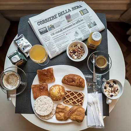 纳沃纳中央套房酒店 4*