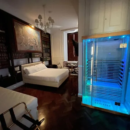 纳沃纳中央套房酒店 招待所 4*